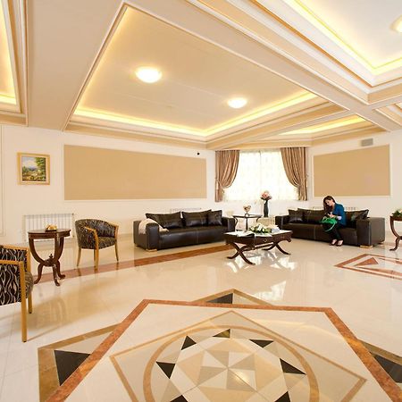 Liqaa Hotel Beirut Bagian luar foto