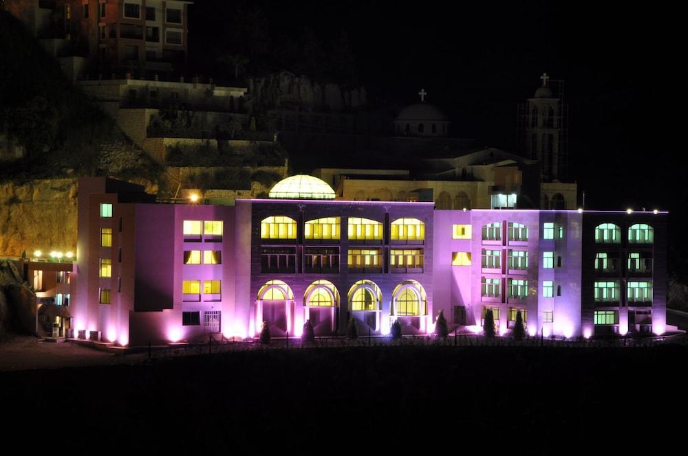 Liqaa Hotel Beirut Bagian luar foto