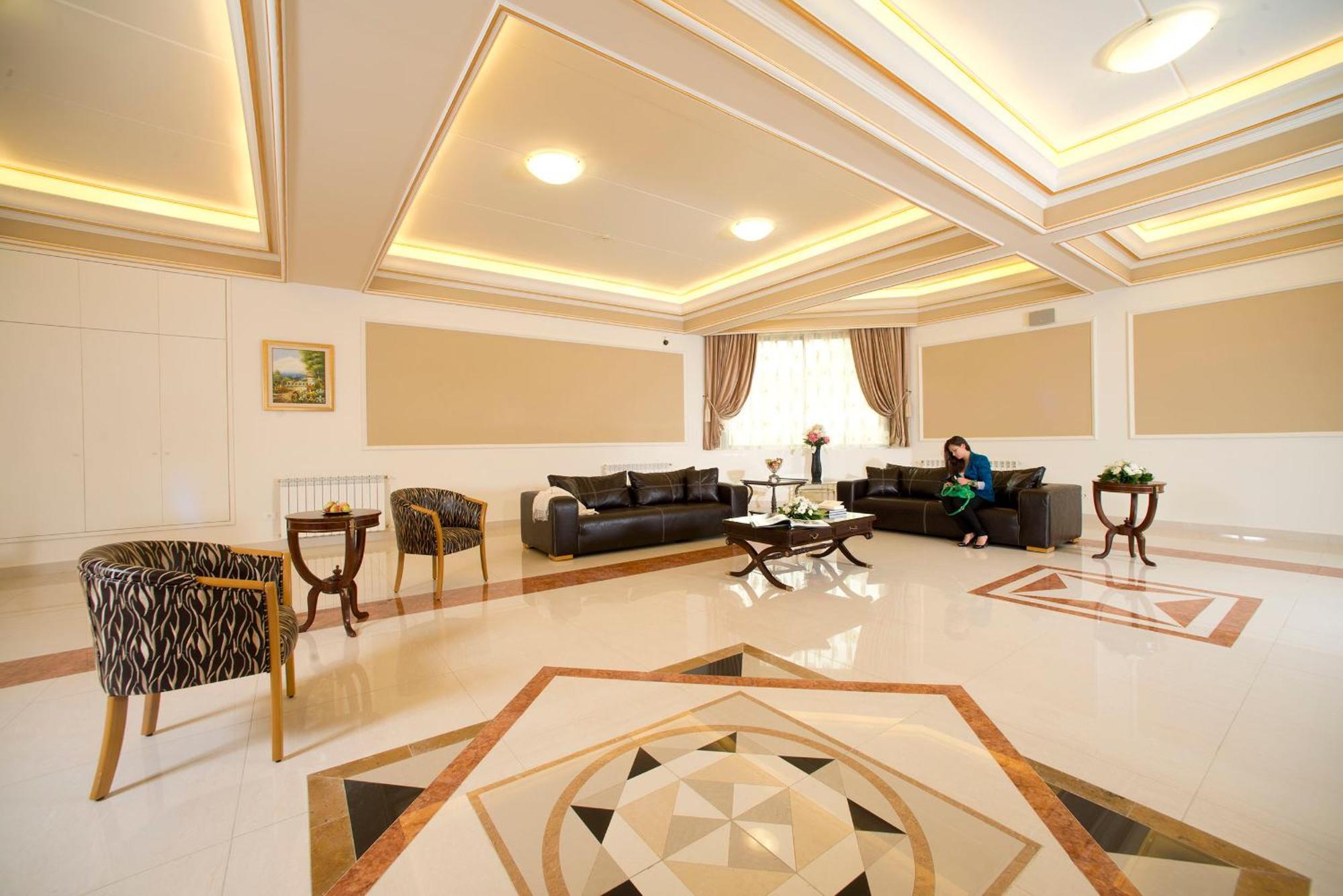 Liqaa Hotel Beirut Bagian luar foto