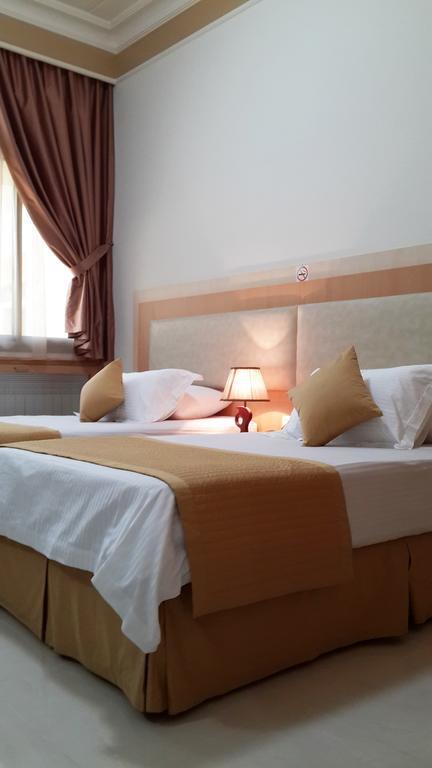 Liqaa Hotel Beirut Bagian luar foto