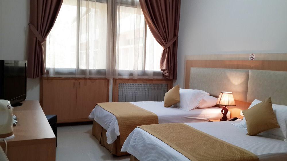 Liqaa Hotel Beirut Bagian luar foto