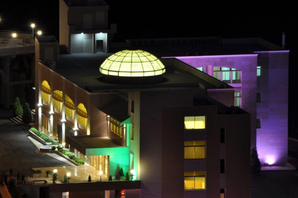 Liqaa Hotel Beirut Bagian luar foto