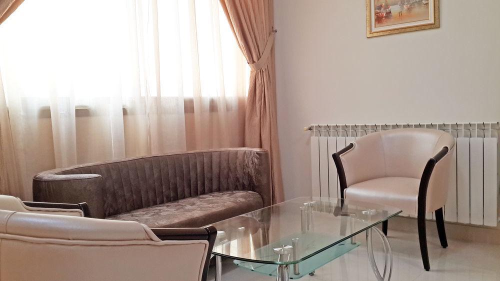 Liqaa Hotel Beirut Bagian luar foto
