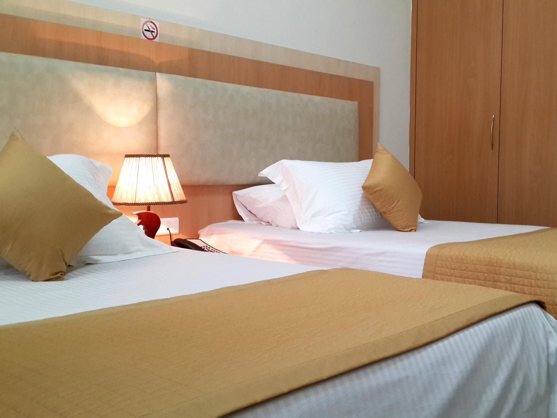 Liqaa Hotel Beirut Bagian luar foto