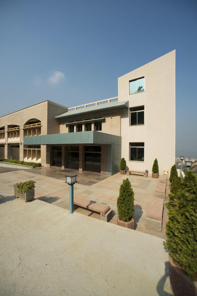 Liqaa Hotel Beirut Bagian luar foto