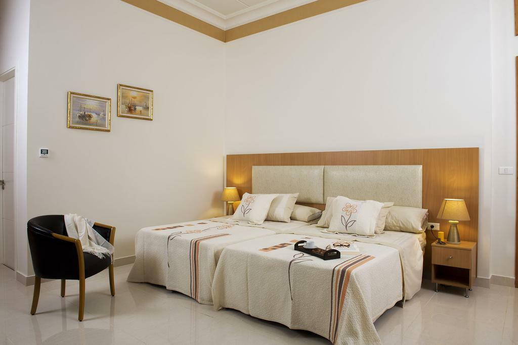 Liqaa Hotel Beirut Bagian luar foto